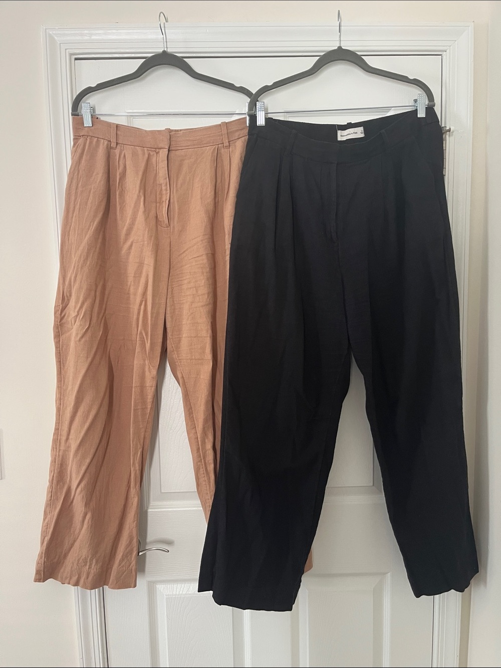 Two Piece Bundle Abercrombie & Fitch Black and Tan Linen/Cotton Summer Pants